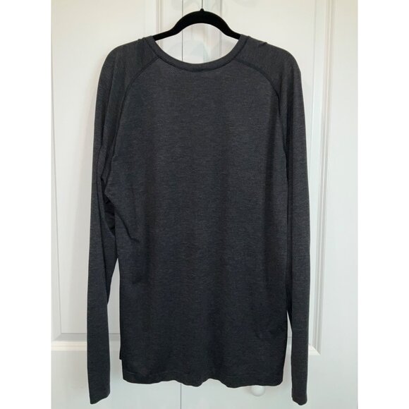 Lululemon Men's Sleeve Black/Grey T-shirt size 2XL - Picture 4 of 5